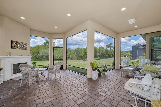 8707 SORANO VILLA DRIVE, Tampa, FL 33647
