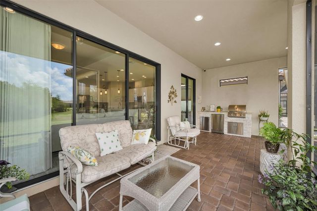 8707 SORANO VILLA DRIVE, Tampa, FL 33647