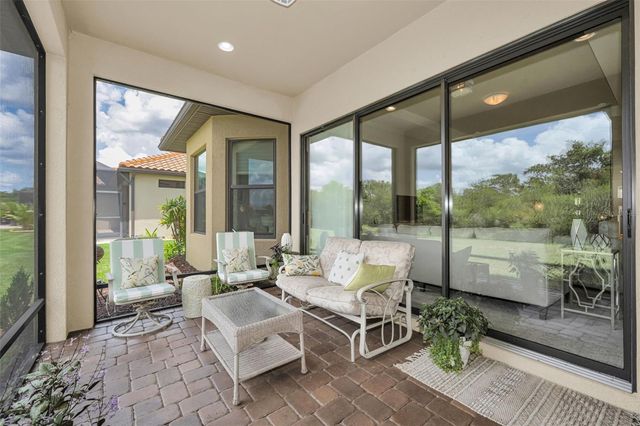 8707 SORANO VILLA DRIVE, Tampa, FL 33647