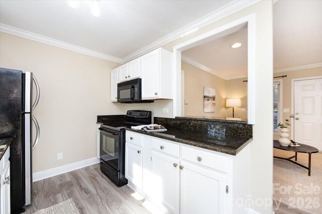 430 Queens Road 221, Charlotte, NC 28207