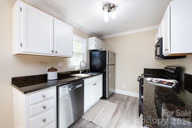 430 Queens Road 221, Charlotte, NC 28207