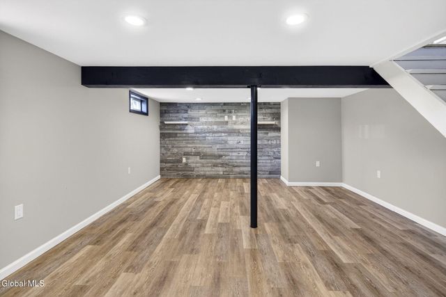 7 Newcomb Drive, Colonie, NY 12211