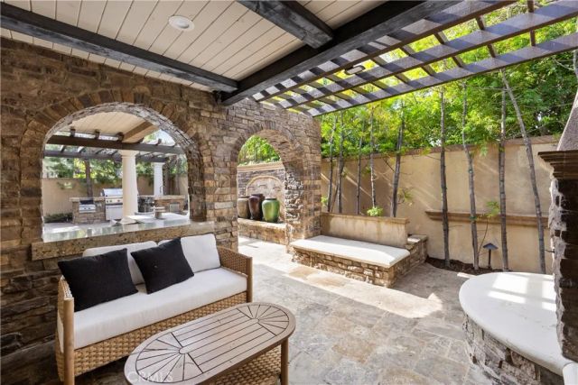 30 Exploration, Irvine, CA 92618