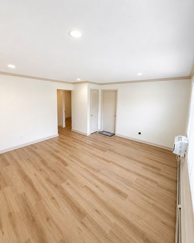 3714 N Harlem Avenue 1, Chicago, IL 60634