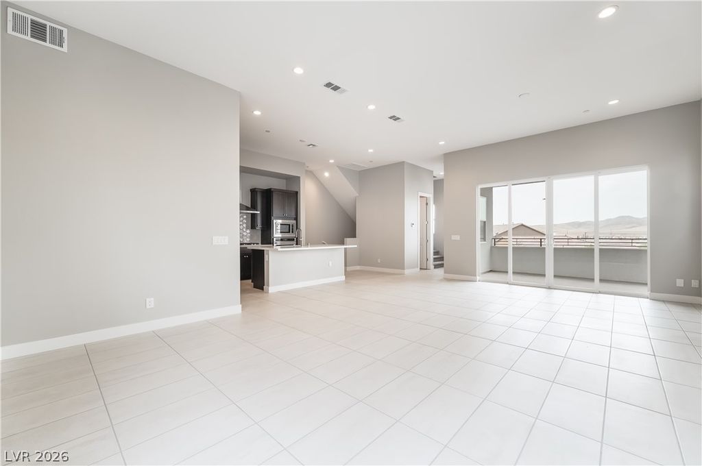2521 Cracked Stone Street, Henderson, NV 89044 — photo 4