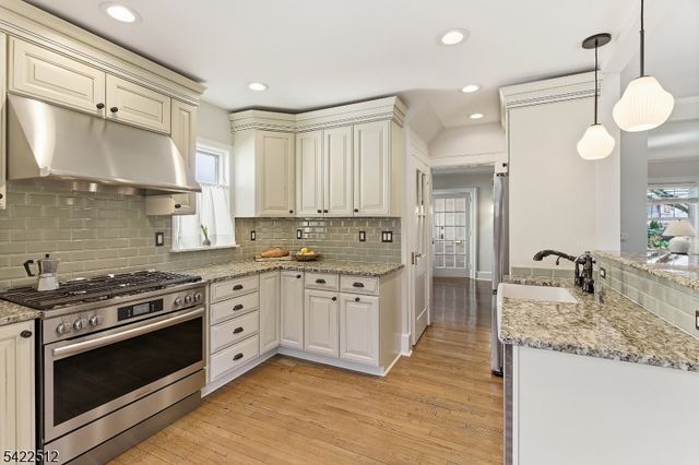 894 Ridgewood Road, Millburn Twp., NJ 07041