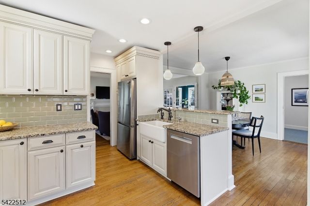 894 Ridgewood Road, Millburn Twp., NJ 07041
