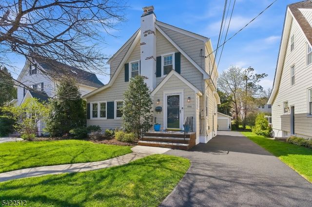 894 Ridgewood Road, Millburn Twp., NJ 07041