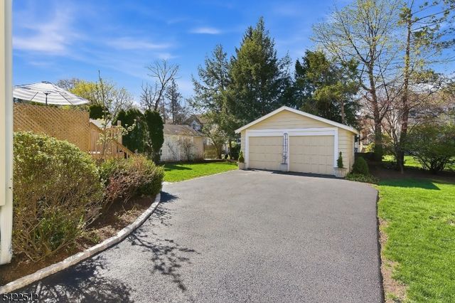 894 Ridgewood Road, Millburn Twp., NJ 07041
