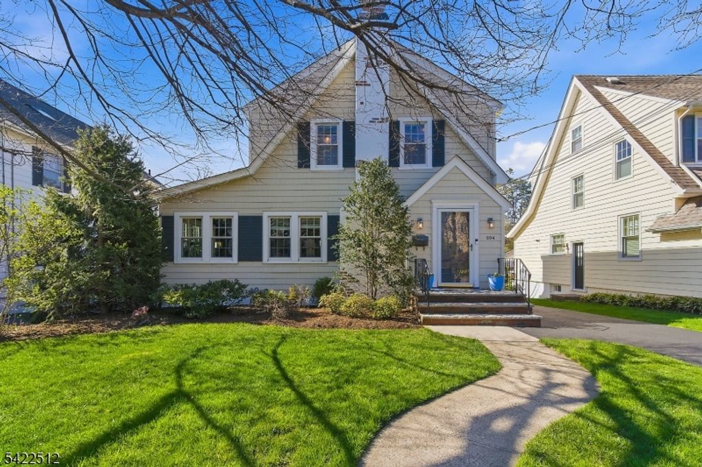 894 Ridgewood Road, Millburn Twp., NJ 07041