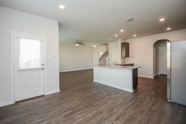 4212 Mcgregor Bluff Lane, Conroe, TX 77304
