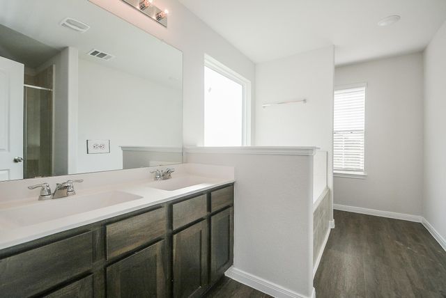 4212 Mcgregor Bluff Lane, Conroe, TX 77304