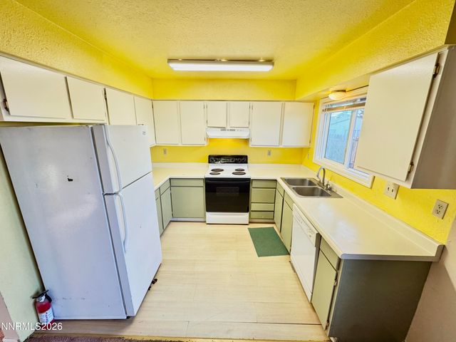 6715 Peppermint Drive, Reno, NV 89506