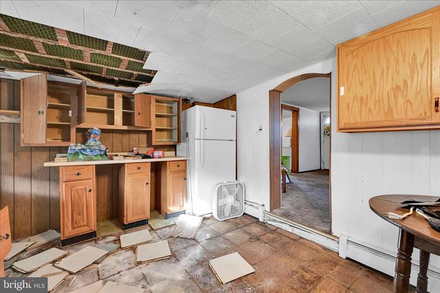 408 E LAWTON ST, Saint Clair, PA 17970