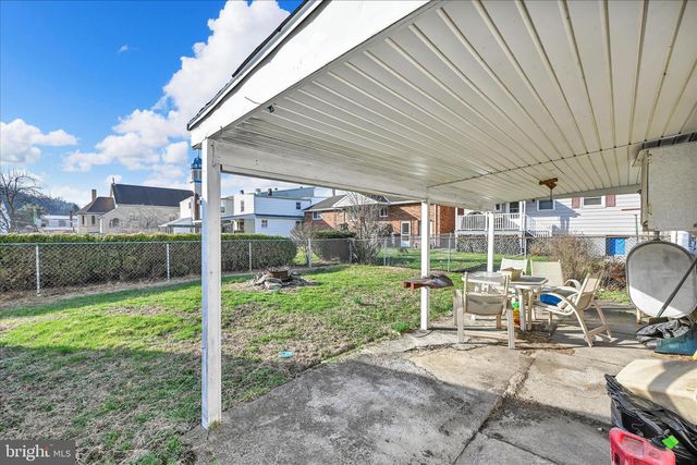 408 E LAWTON ST, Saint Clair, PA 17970