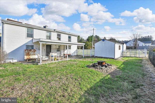 408 E LAWTON ST, Saint Clair, PA 17970