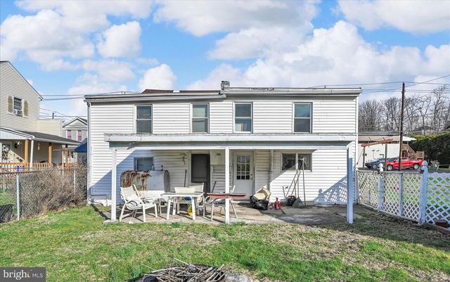 408 E LAWTON ST, Saint Clair, PA 17970