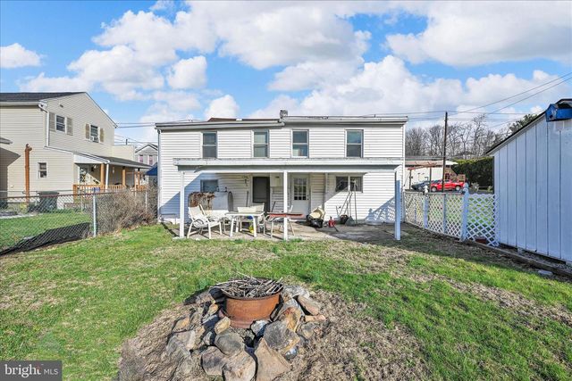 408 E LAWTON ST, Saint Clair, PA 17970