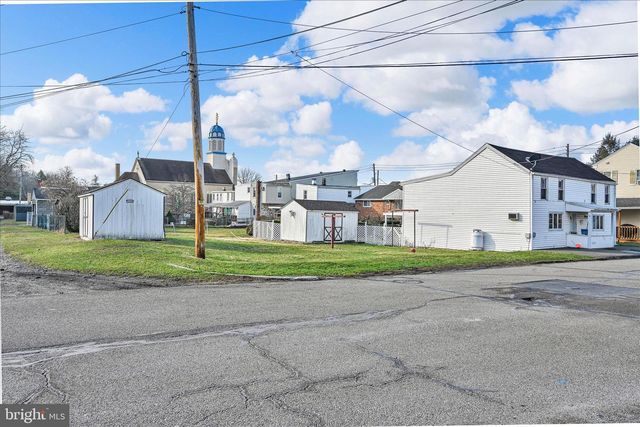 408 E LAWTON ST, Saint Clair, PA 17970