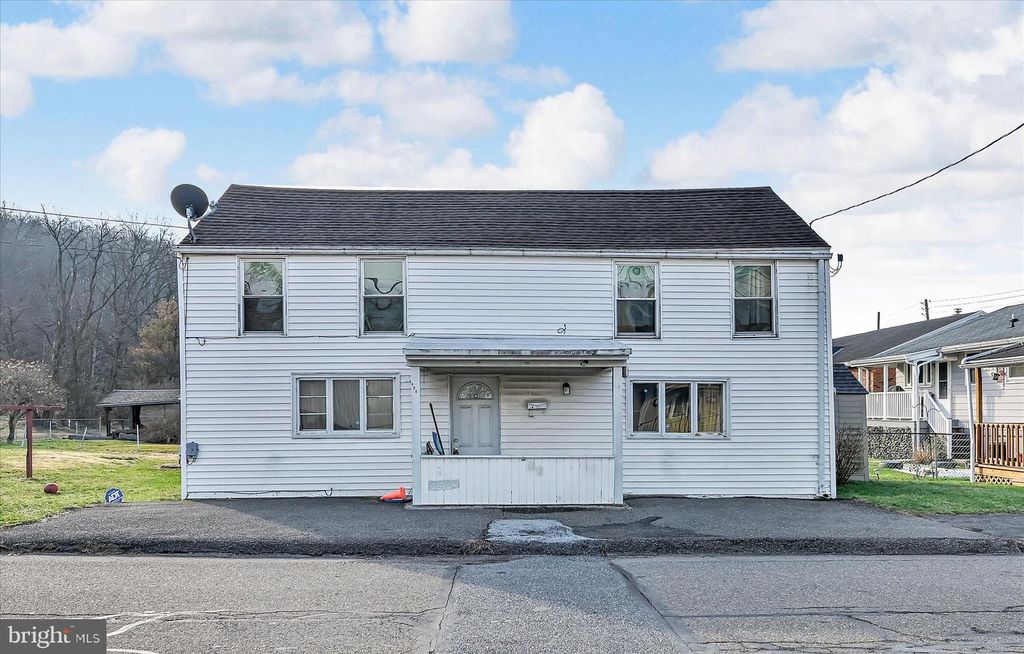 Image 1 of property listing at 408 E LAWTON ST, Saint Clair, PA 17970