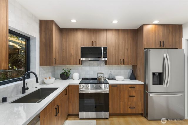 8823 Dibble Avenue NW, Seattle, WA 98117