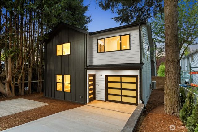8823 Dibble Avenue NW, Seattle, WA 98117