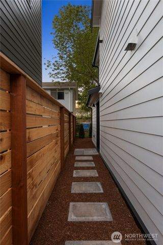 8823 Dibble Avenue NW, Seattle, WA 98117
