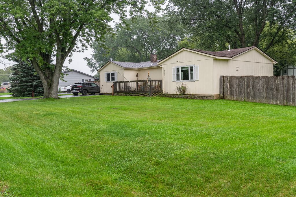 3707 CLEARVIEW Avenue, Gurnee, IL 60031