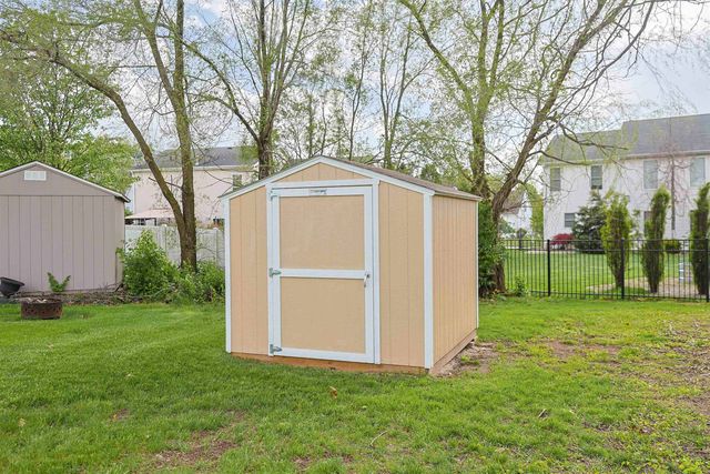 18146 Lisbon Drive, South Bend, IN 46637