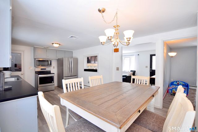 548 Mulberry Street, Windsor Locks, CT 06096