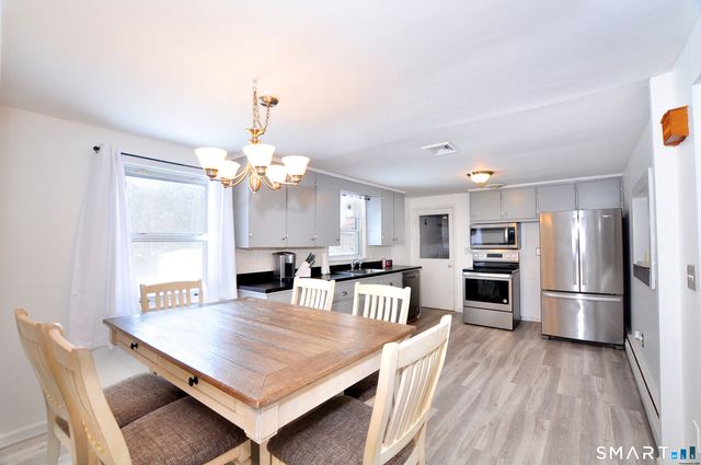 548 Mulberry Street, Windsor Locks, CT 06096