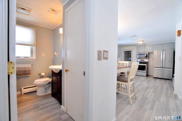 548 Mulberry Street, Windsor Locks, CT 06096