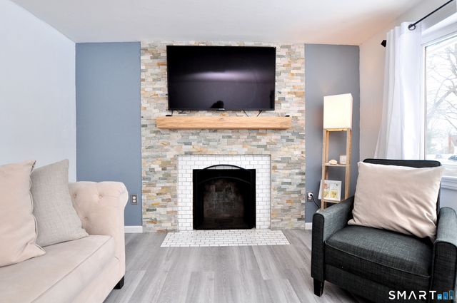 548 Mulberry Street, Windsor Locks, CT 06096