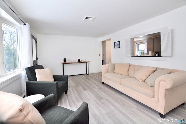 548 Mulberry Street, Windsor Locks, CT 06096