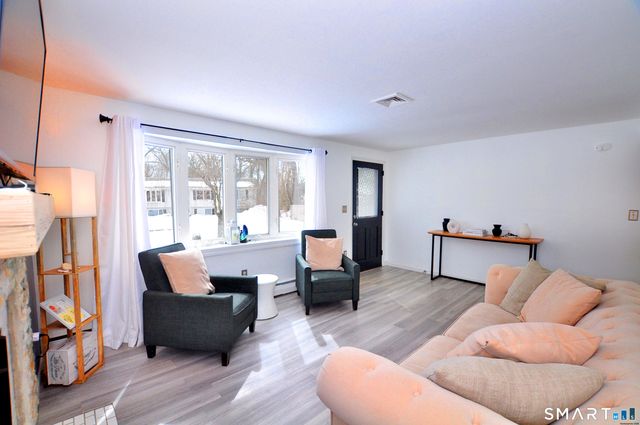 548 Mulberry Street, Windsor Locks, CT 06096