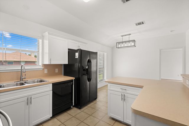 1306 Beacon Hill Drive, Midlothian, TX 76065