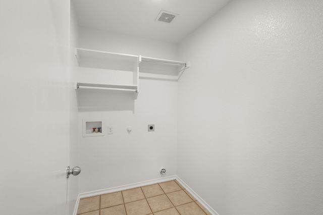 1306 Beacon Hill Drive, Midlothian, TX 76065