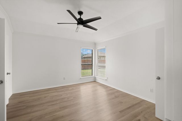 1306 Beacon Hill Drive, Midlothian, TX 76065
