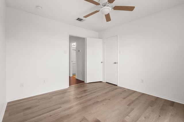1306 Beacon Hill Drive, Midlothian, TX 76065
