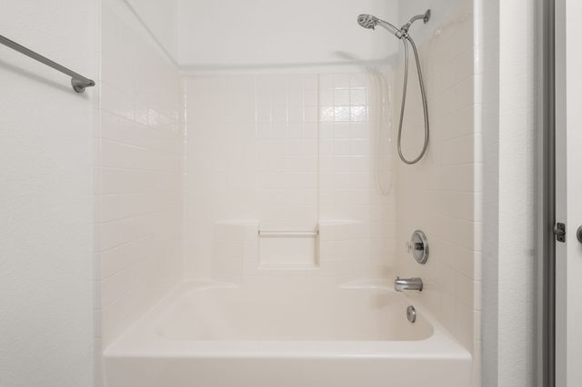 1306 Beacon Hill Drive, Midlothian, TX 76065