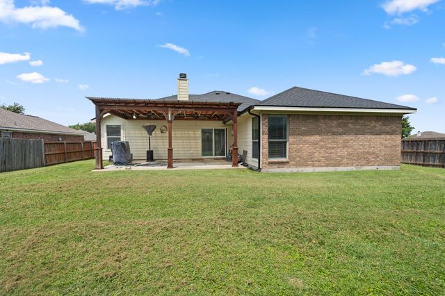 1306 Beacon Hill Drive, Midlothian, TX 76065