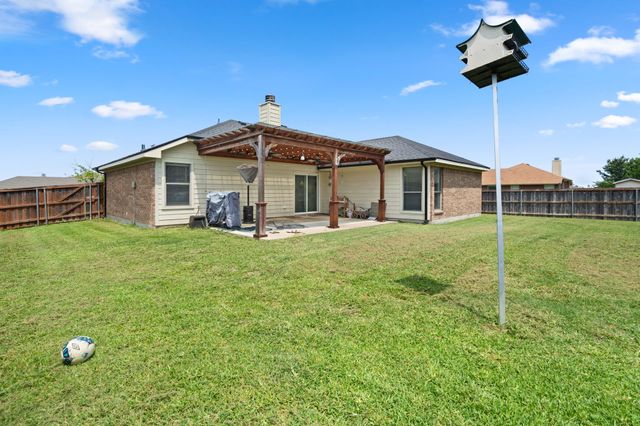 1306 Beacon Hill Drive, Midlothian, TX 76065