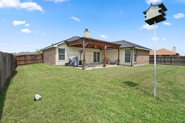 1306 Beacon Hill Drive, Midlothian, TX 76065