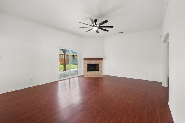1306 Beacon Hill Drive, Midlothian, TX 76065