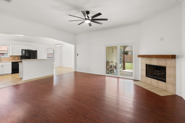 1306 Beacon Hill Drive, Midlothian, TX 76065