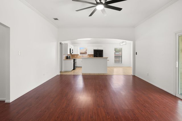 1306 Beacon Hill Drive, Midlothian, TX 76065