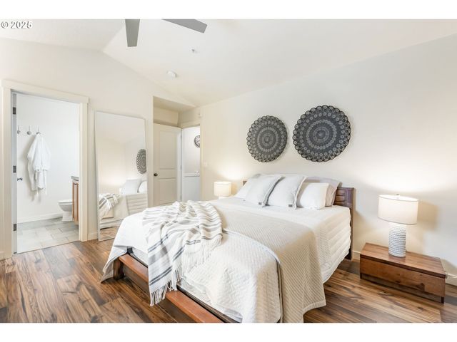 670 Ne ADWICK Dr, Hillsboro, OR 97006