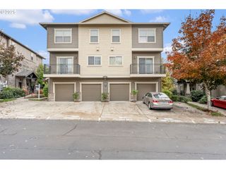 670 Ne ADWICK Dr, Hillsboro, OR 97006