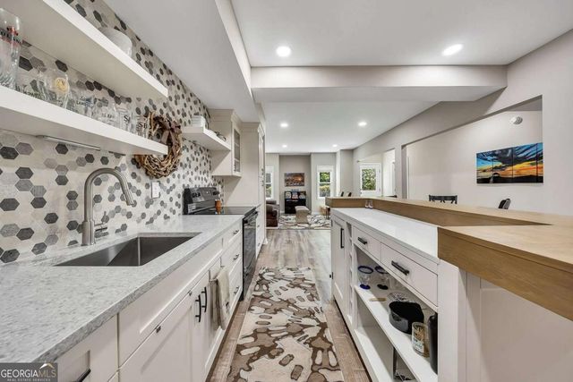 1104 Fox Creek Court, Woodstock, GA 30189