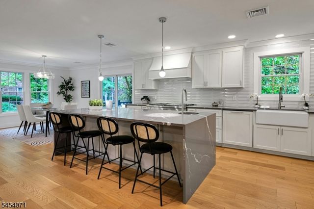 9 Crestview Ct, Montclair Twp., NJ 07042